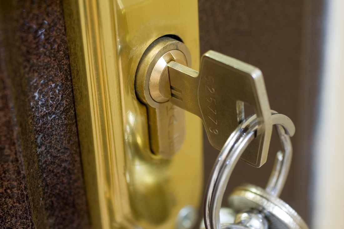 Best AntiSnap Locks for Doors Our Top 5 Reviewed (August 2022 update)