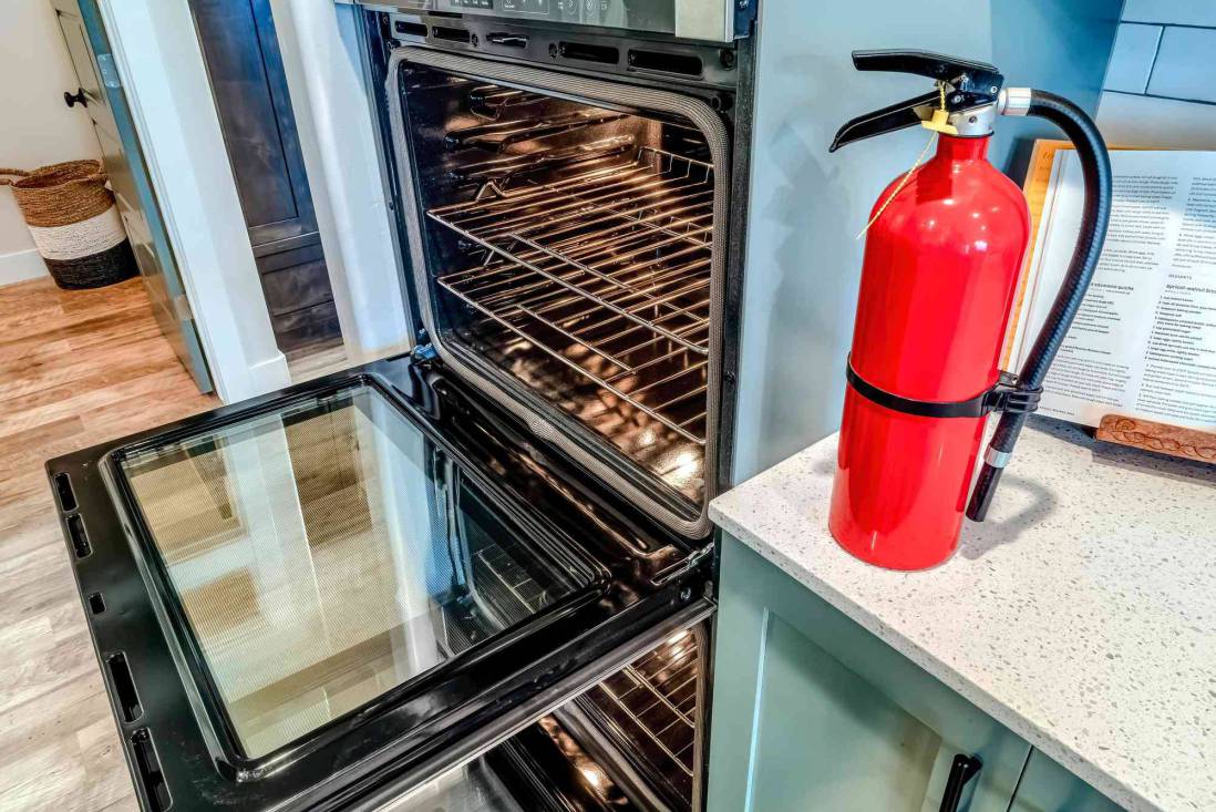 Best Fire Extinguisher For Your Home (August 2022 update)